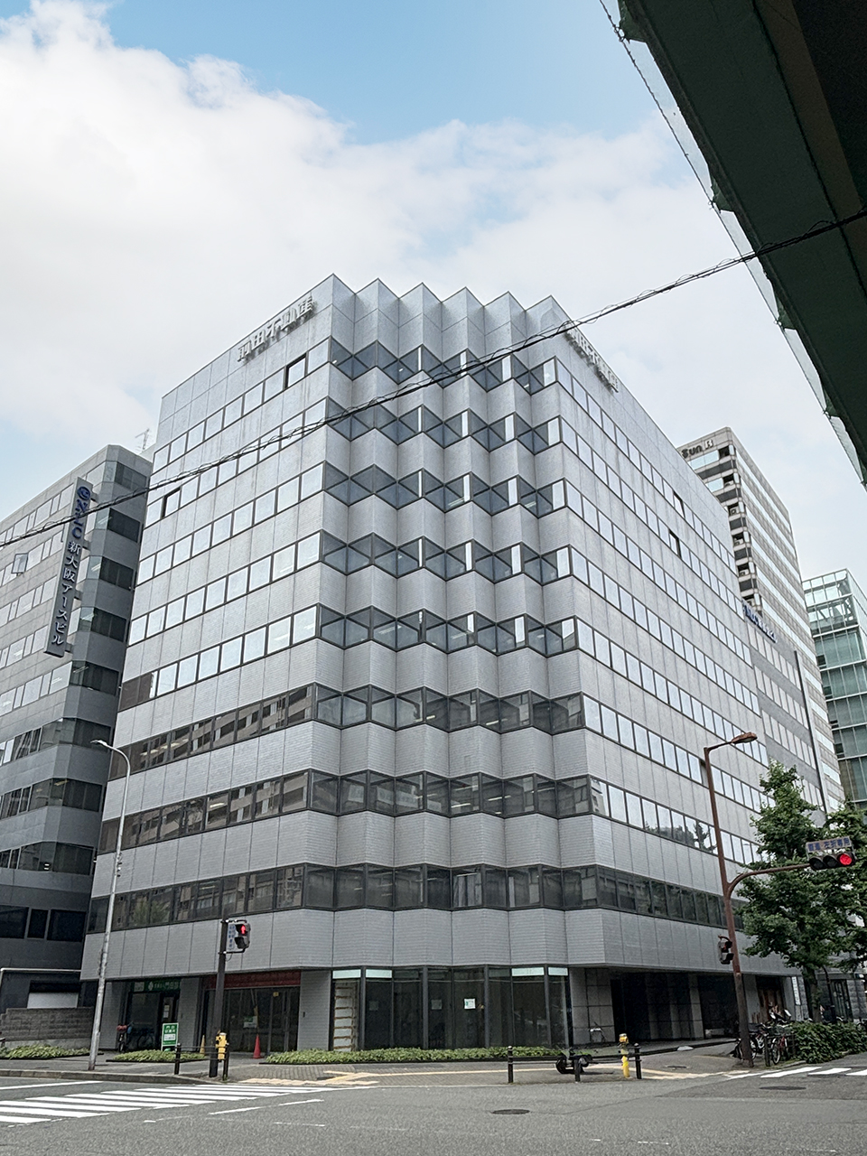 Shin-Osaka Yachiyo Building Annex