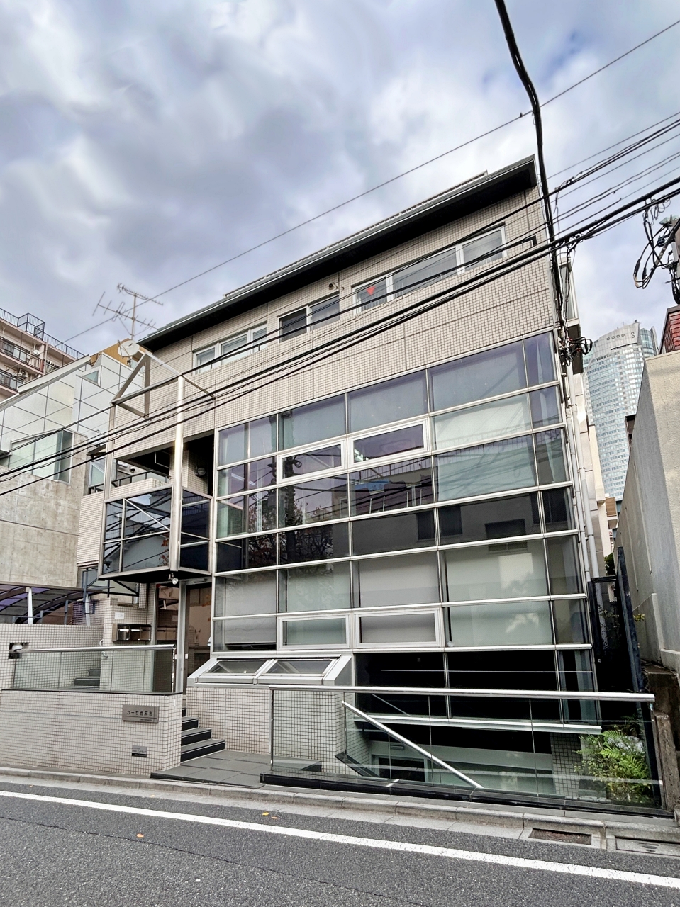 Casa Nishiazabubuilding