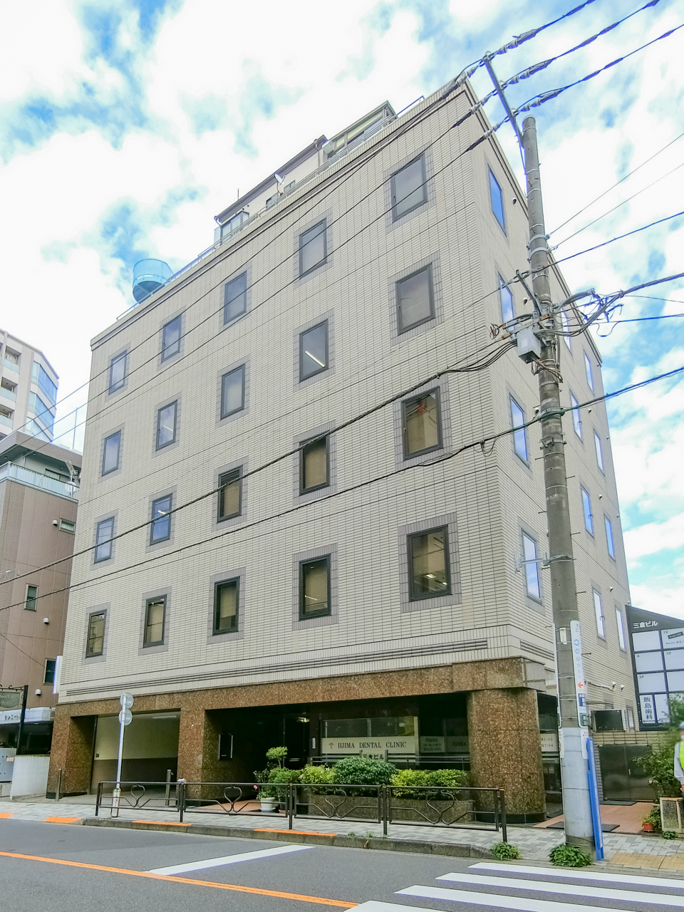 Mikura (First Mikura)building