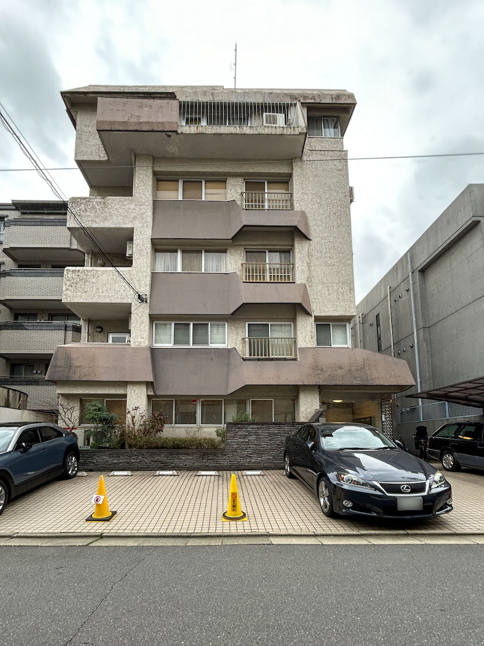 Hillside Terracebuilding