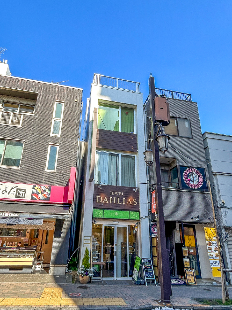 Kagurazaka 6th Streetbuilding