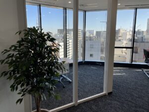 【セットアップ】千代田区エリア　考え尽くされた開放的なオフィス