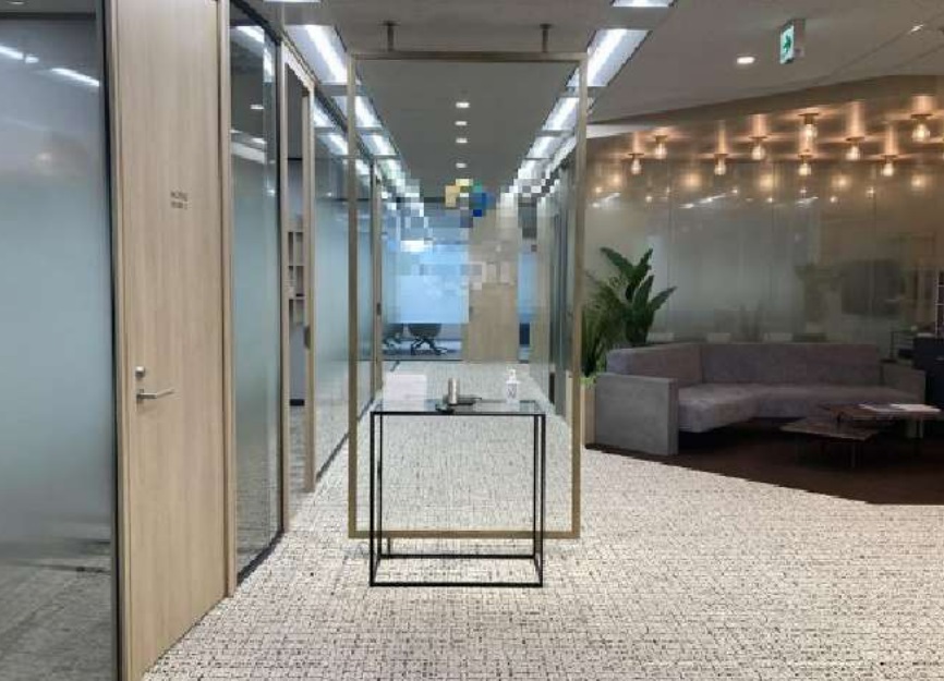 【居抜き】西新宿エリア・ハイグレード超高層ビルの一角。ビジネスに必要な要素をすべて兼ね備えた快適オフィス！プライベートも充実出来るエリア。